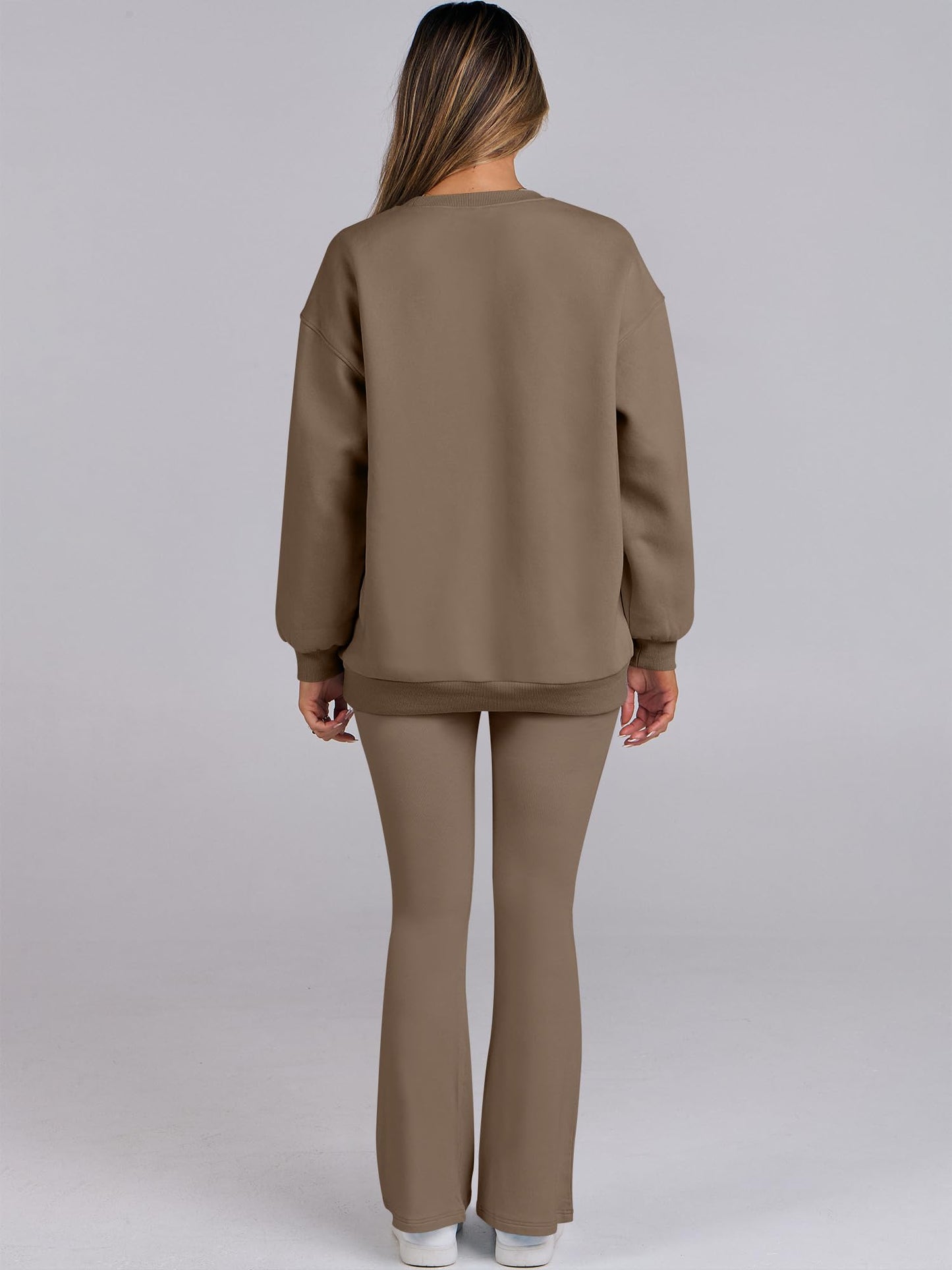 ANRABESS Women 2 Piece Sweatsuits Lounge Set Oversized Fleece Crewneck Sweatshirts Flare Pants 2024 Fall Outfits Clothes Sets, Brown, M