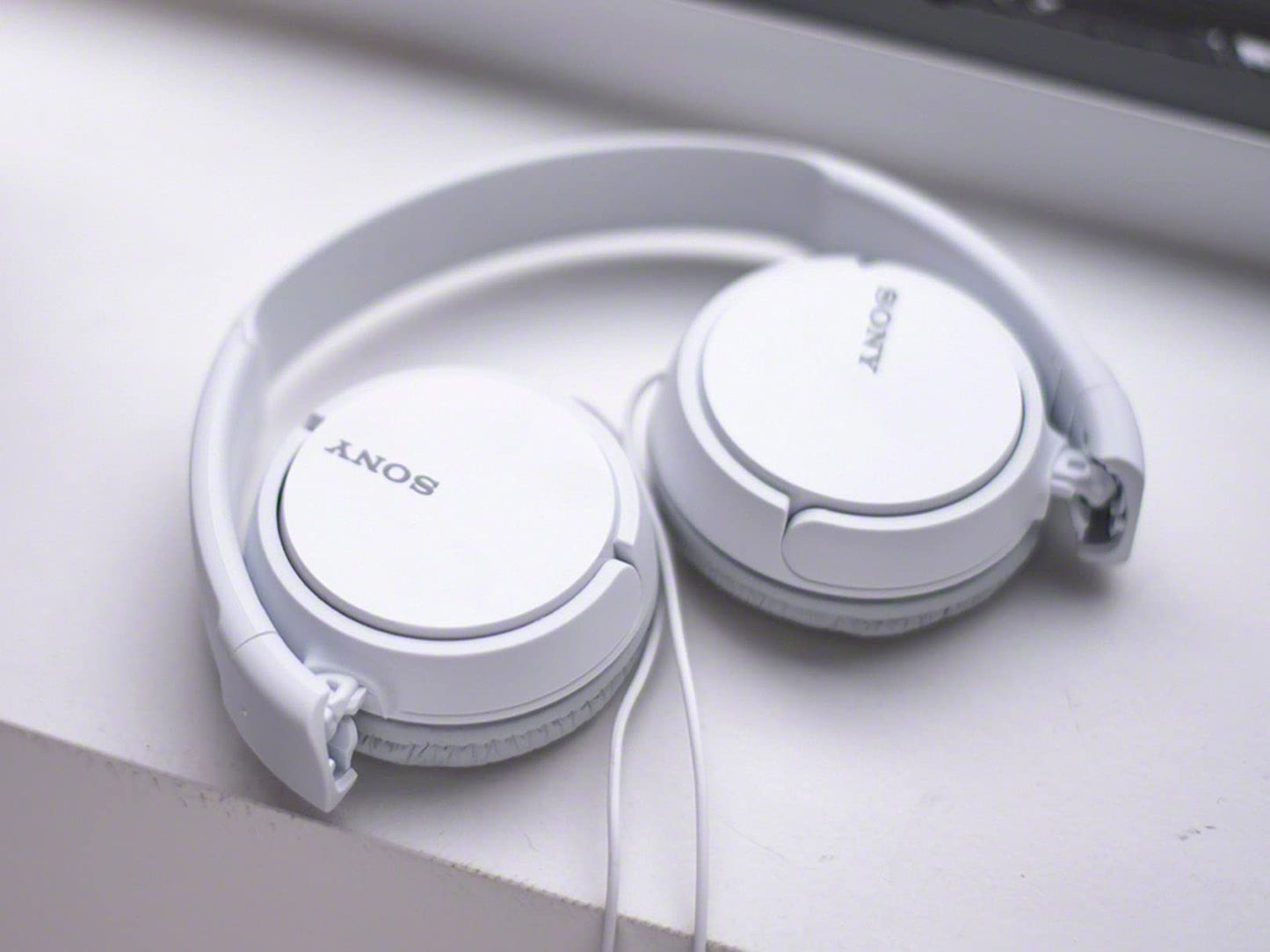 Sony MDR-ZX110 Wired Overhead Headphones, Neodymium Dynamic Drivers, Swivel Fold Design - White