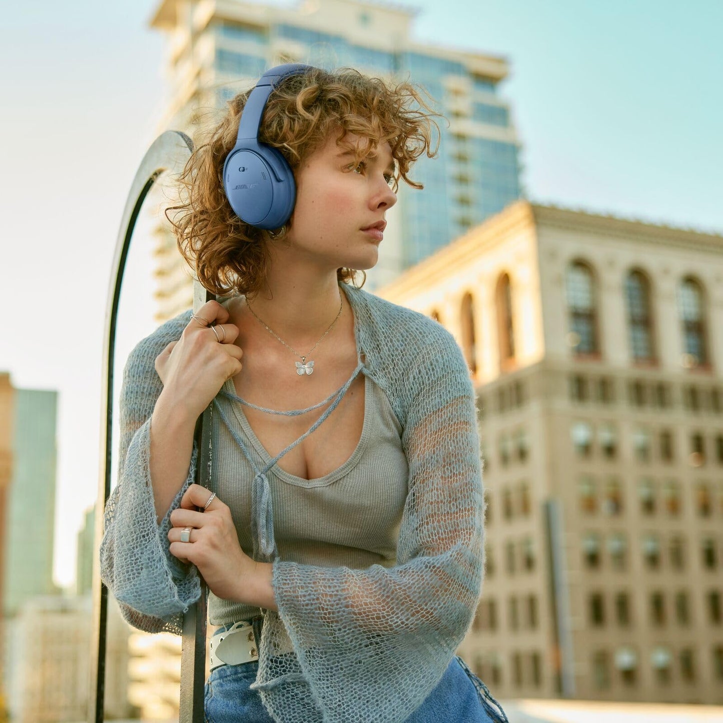 Bose QuietComfort Wireless Noise Cancelling Headphones, Bluetooth Over Ear Headphones with Up to 24 Hours of Battery Life, Blue Dusk - Limited Edition