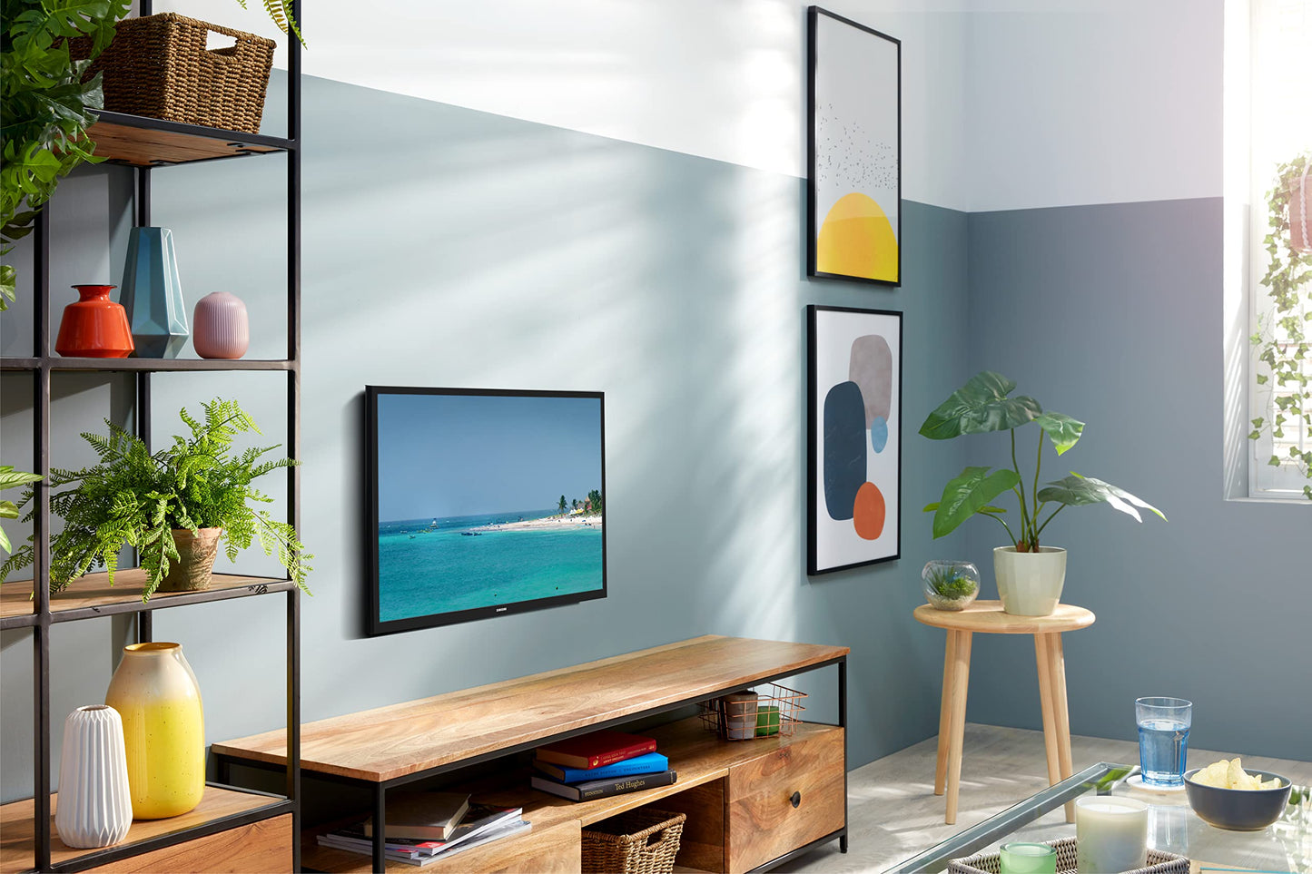 Samsung 32 Inch, 720p, T4300 LED HDR Smart TV With Contrast Enhancer, Ultra Clean View & Purcolour Image Technology Built-In, HDMI, USB, Easy To Set Up, App Connectivity